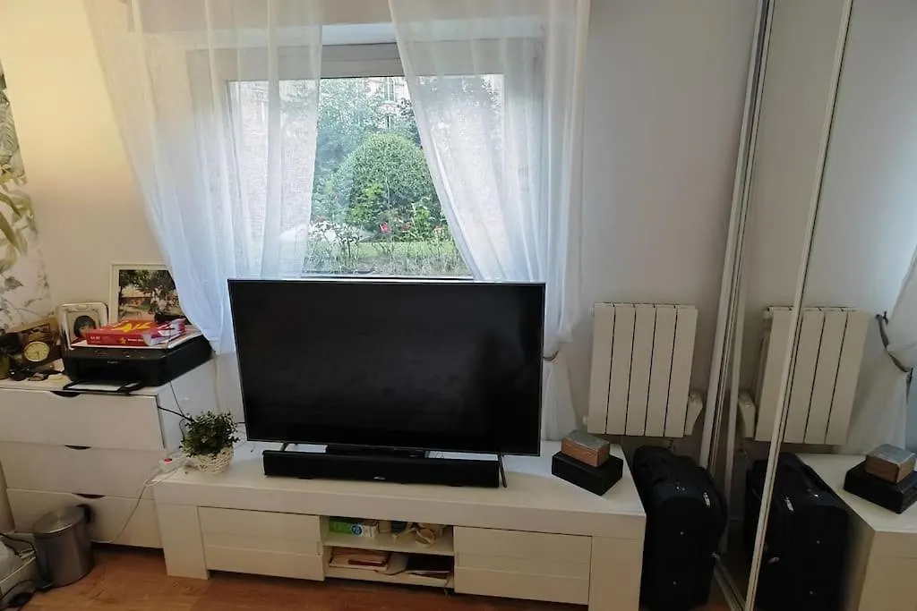 T2 Meuble 1 Er Etage Dans Un Quartier Calme A Paris 17 Apartment