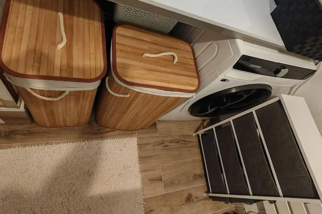 T2 Meuble 1 Er Etage Dans Un Quartier Calme A Paris 17 Apartment France