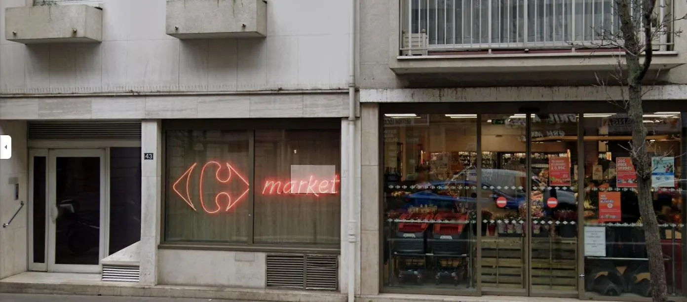 T2 Meuble 1 Er Etage Dans Un Quartier Calme A Paris 17 Apartment 0*,