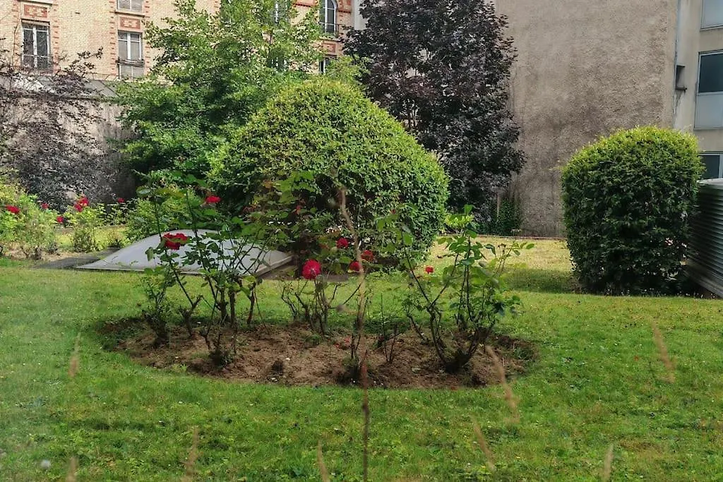 T2 Meuble 1 Er Etage Dans Un Quartier Calme A Paris 17 Apartment